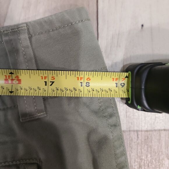 New York & Company Flat Front Casual Olive Green Chino Shorts Women Size 14 - Picture 4 of 4